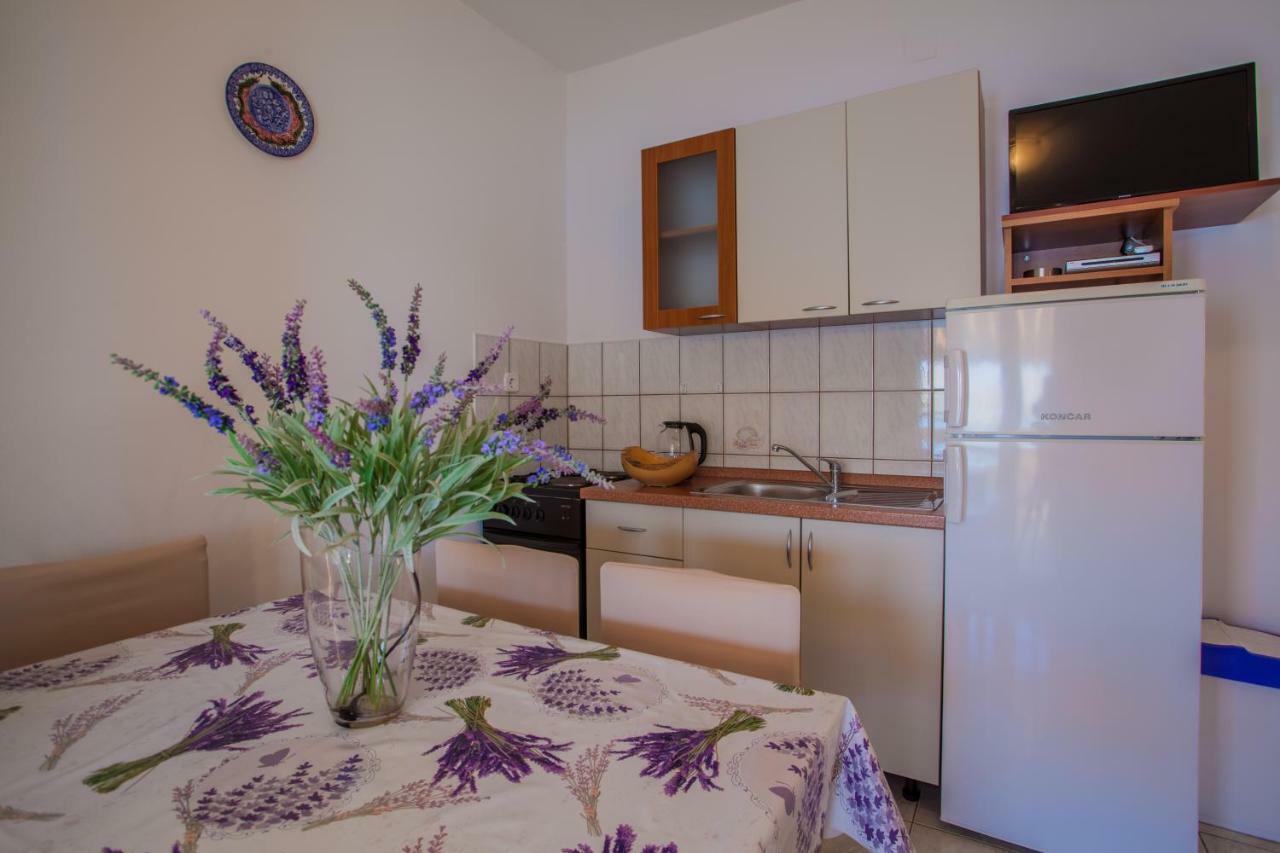 Apartment Apartmani Komesic *