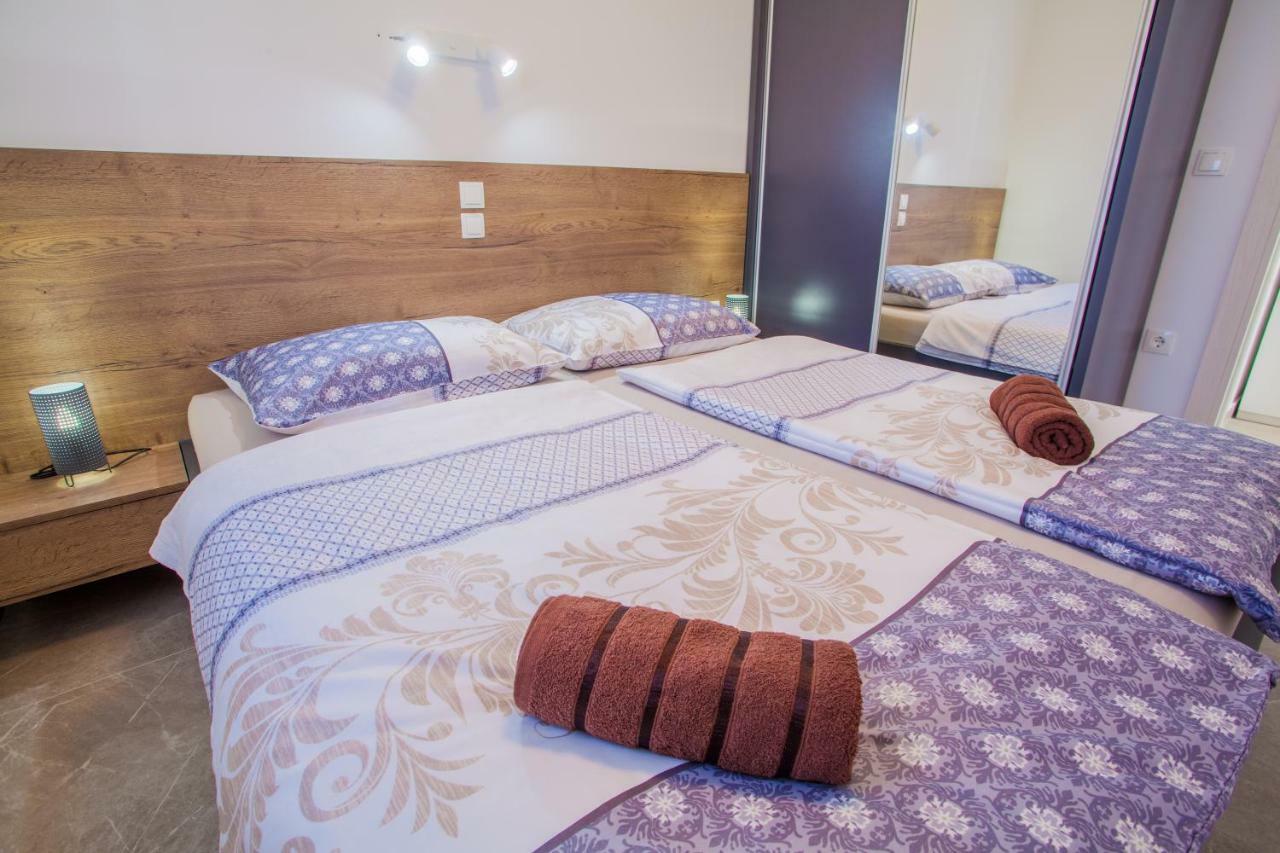 Apartmani Komesic Apartment